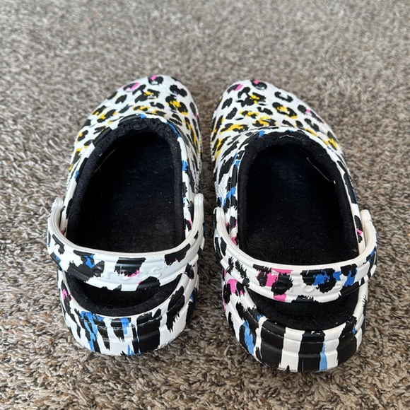 Crocs Women’s 9 Men’s 7 Cheetah Print Multicolor Fur Lined - Picture 3 of 6
